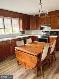 Building Photo - 355 Rockdale Dr