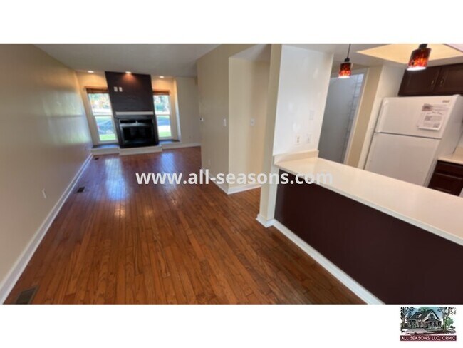 Building Photo - Fantastic centrally located and updated to...