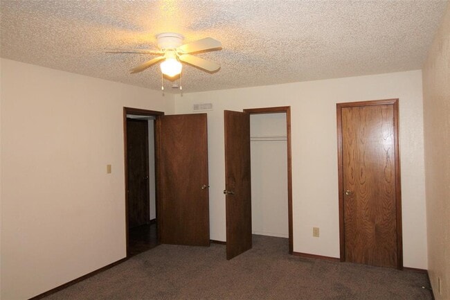 Building Photo - 300 Chalmette Dr