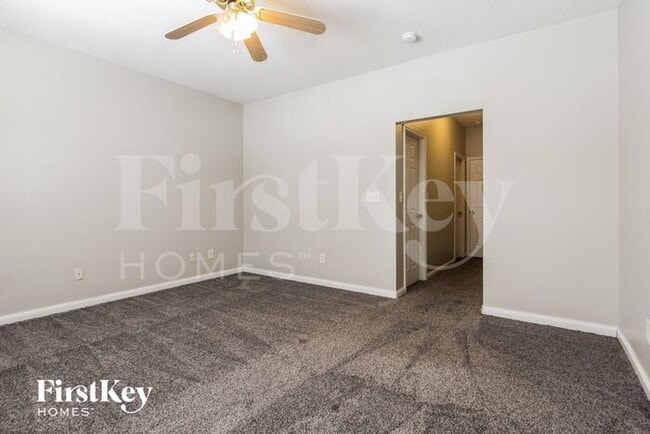 Building Photo - 8129 Red Barn Ct