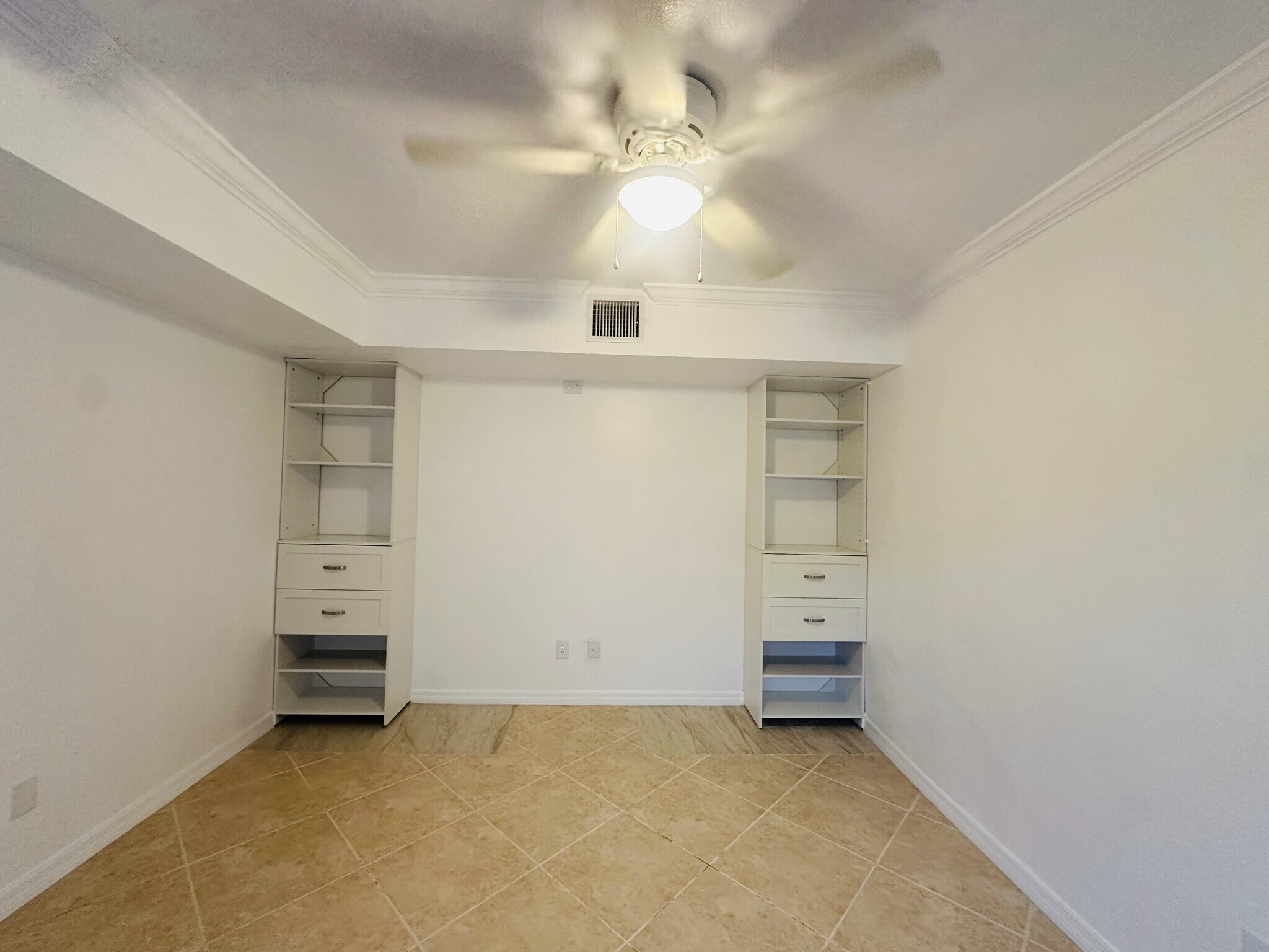 Building Photo - 8559 Boca Rio Dr