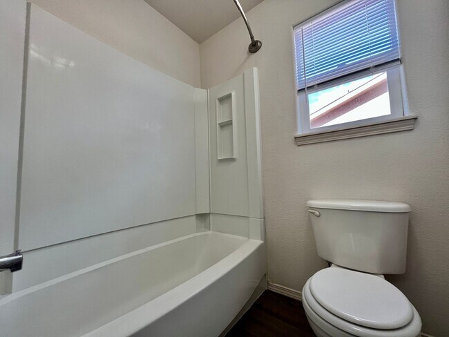 Building Photo - Nichols 1266-1268