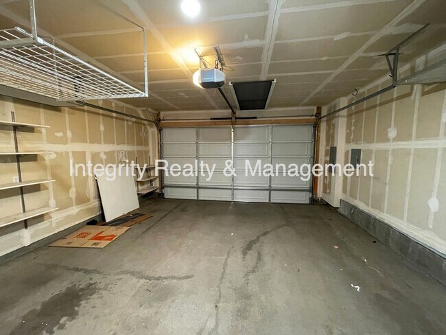 Building Photo - 598 E Dry Creek Pl
