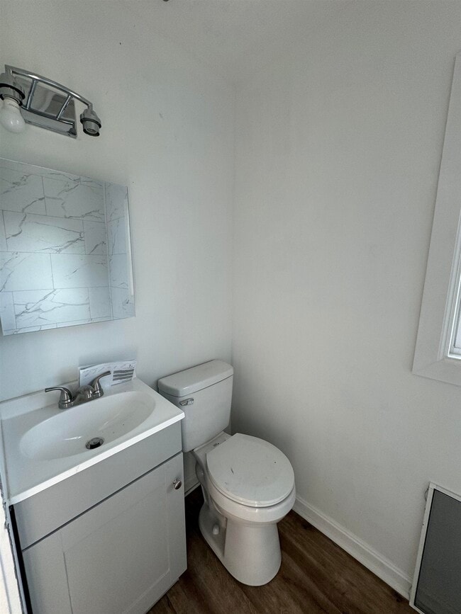 Building Photo - 361 E Main St