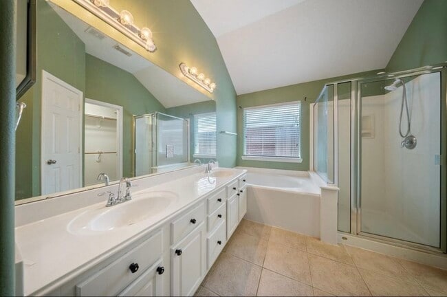 Building Photo - 6715 Rockwall Trail Dr