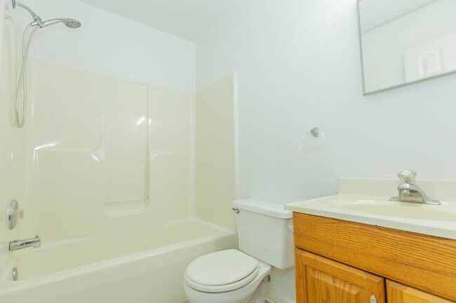 Building Photo - 3 Bed, 2.5 Bath, Townhome in Inwood, WV