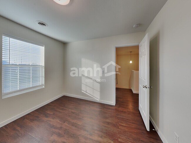 Building Photo - 96 W White Sands Dr