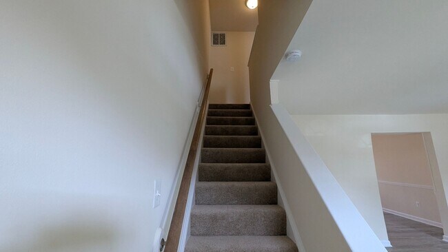 Building Photo - Charming 3 Bed And 1.5 Bath Townhome In Georgetown South