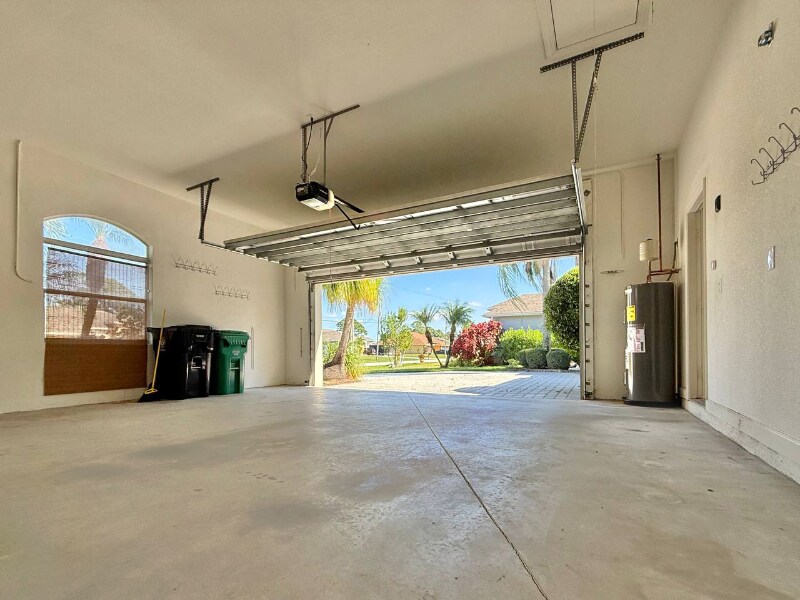 Building Photo - 6018 NW Winfield Dr