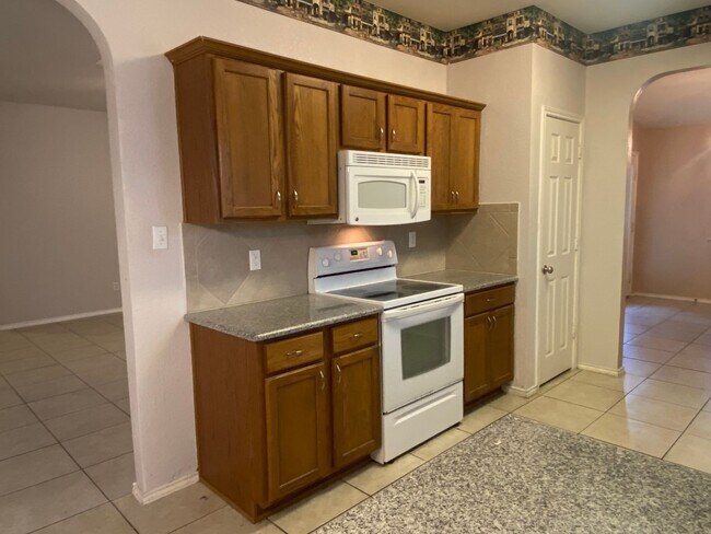 Building Photo - CHARMING 4 BEDROOM, BELTON ISD