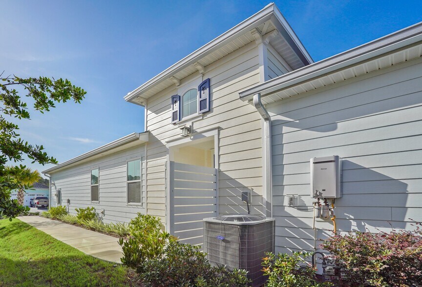 Building Photo - 8488 Hang Loose Ct
