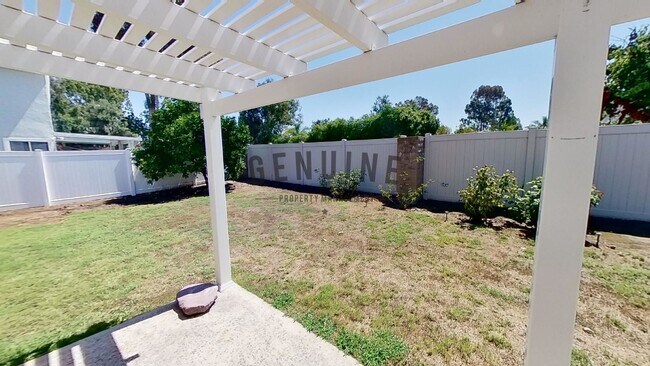 Building Photo - Coming Soon: 3Bd 2Ba Home in Lake Forest