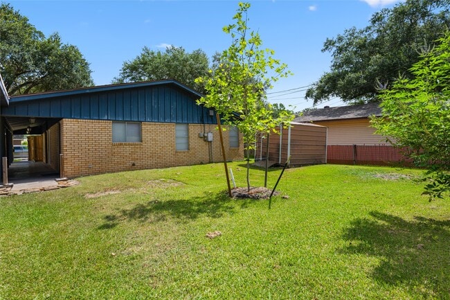 Building Photo - 3808 Avenue O