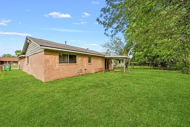 Building Photo - 12903 Claygate Dr