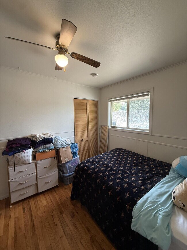 Building Photo - Home Available August 7th!