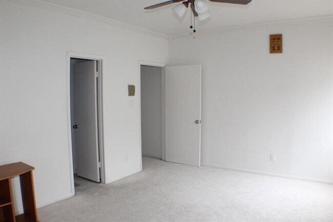 Building Photo - 6000 Reims Rd