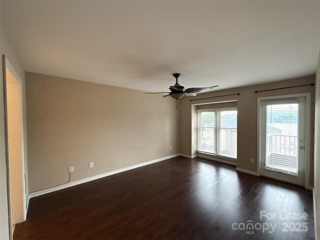 Building Photo - 9801 Emerald Point Dr