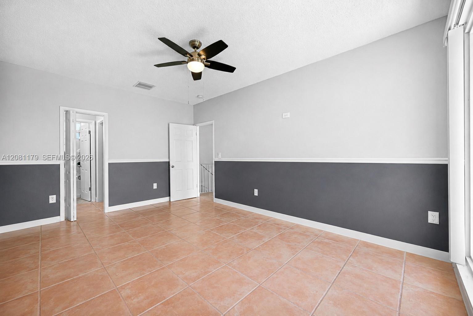 Building Photo - 9133 Fontainebleau Blvd