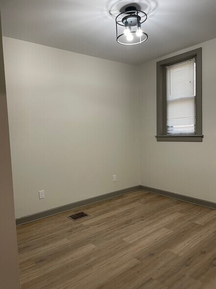 303 - 303 E Livingston Ave