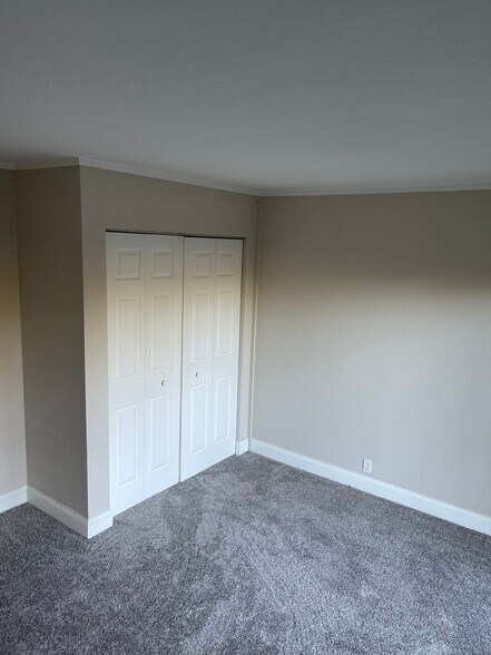 2nd bedroom - 211 Dublin Dr
