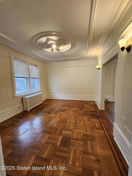 Building Photo - 164 Cromwell Ave