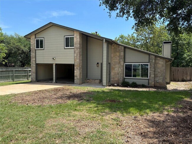 Building Photo - 6605 Danwood Dr