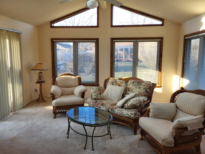 Building Photo - 242 Placid Ct