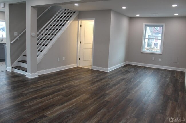 Building Photo - 147 Clinton St