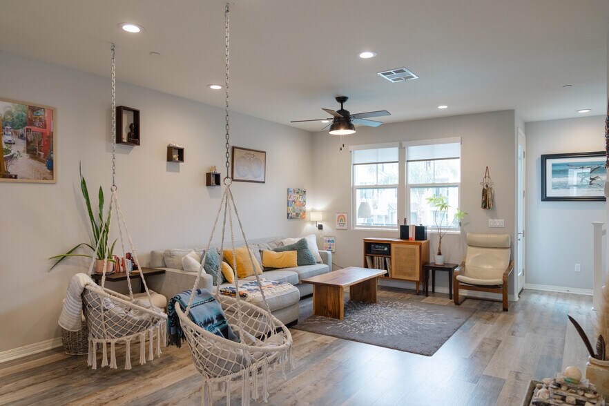 Building Photo - 505 Lark Way