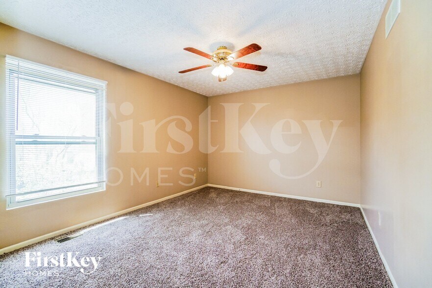 Building Photo - 5673 Larksdale Dr