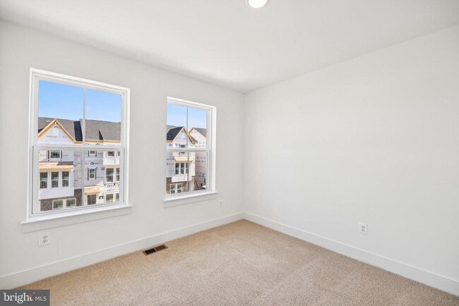 Building Photo - 4610 Pacific Elm St
