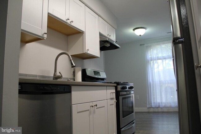 Building Photo - 3360 Woodburn Rd