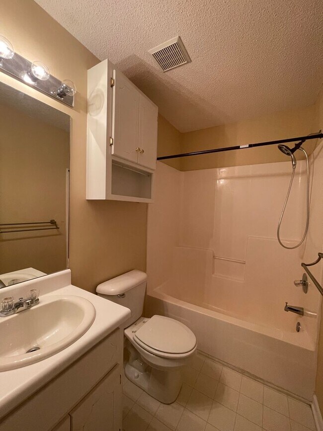 Building Photo - 135 S Spring View Dr