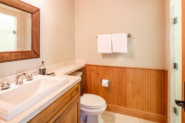 Building Photo - 66 Mountain Loop Rd