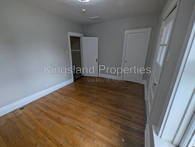 Building Photo - 4982 Oleatha Ave