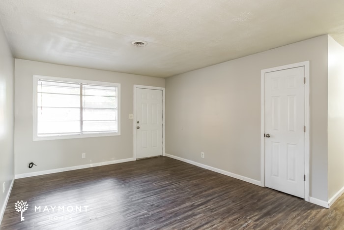 Building Photo - 3417 Knollcrest Rd