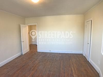 Building Photo - 1 bedroom in Boston MA 02135