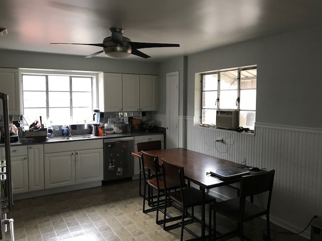 Kitchen 2nd view - 435 N Oak Park Ave