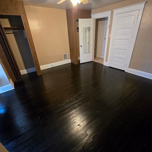 Building Photo - 814 Wayne Ave