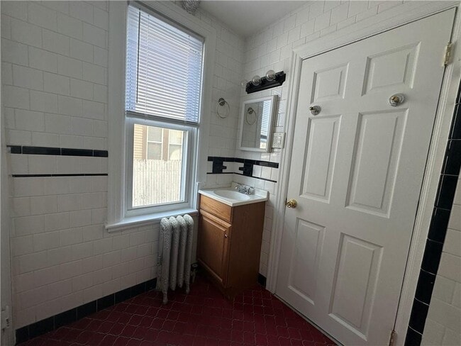 Building Photo - 1243 Cranston St