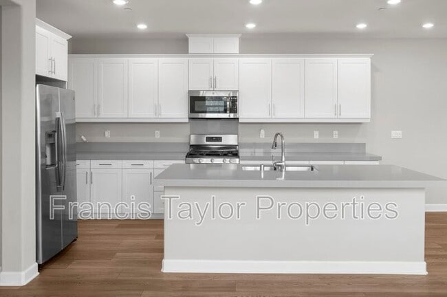 Building Photo - 10912 Jericho Way