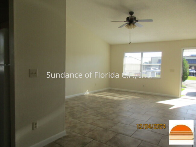 Building Photo - All tiled flooring   Osceola County