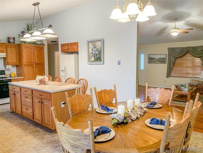 Building Photo - 1031 Buran Dr