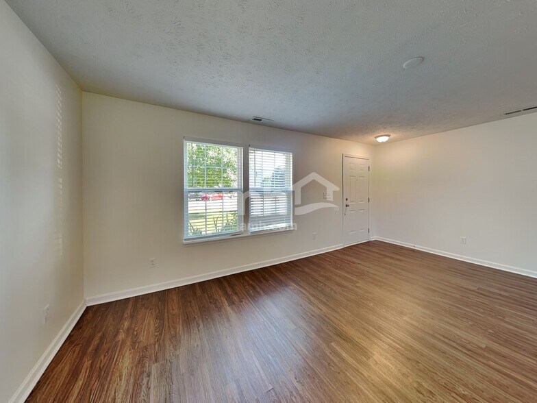 Building Photo - 643 Daniel Ct