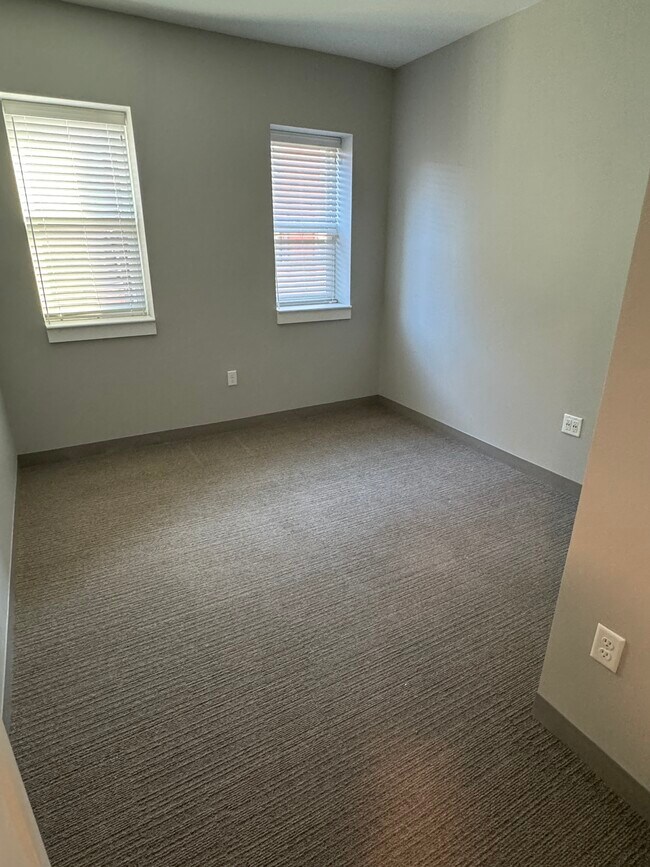 Building Photo - 100 Hemenway St