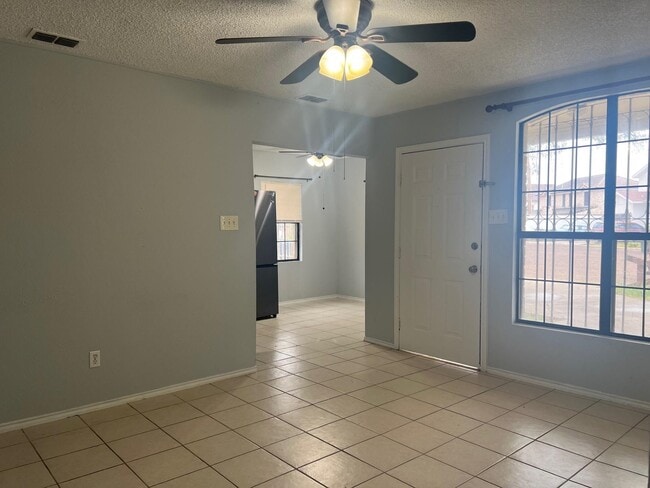 Building Photo - 1616 Jacaranda Ct