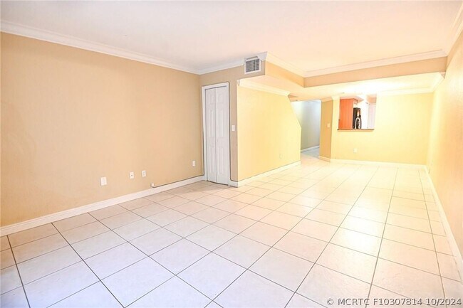 Building Photo - 1178 NW 124th Ave