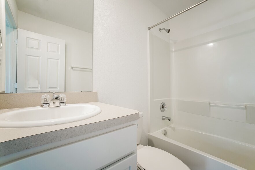 Building Photo - 1718 Campos Ct