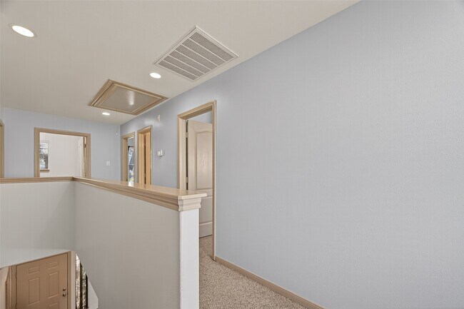 Building Photo - 313 Hogan St