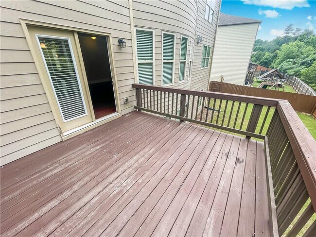 Building Photo - 5840 Zelkova Dr